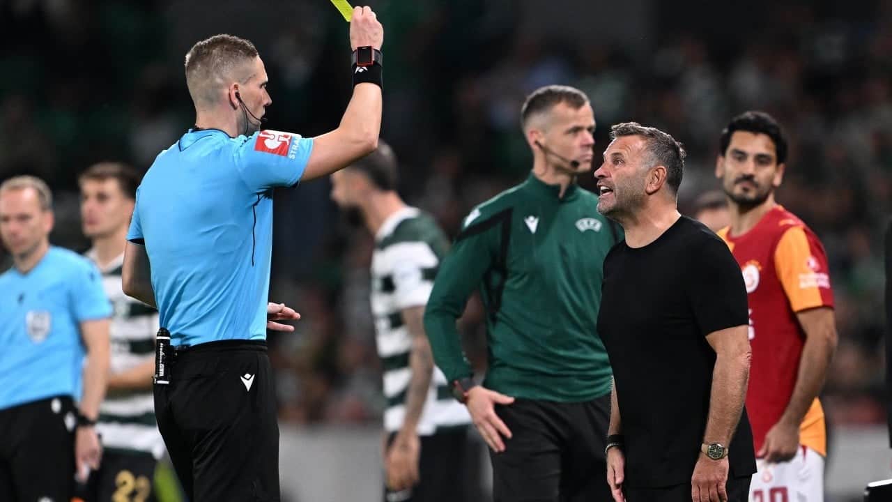 Foto - Okan Buruk sinir krizi geçirdi, kulübeyi tekmeledi! Görüntüler Okan Hoca'yı zorlayacak? Ceza gelebilir!