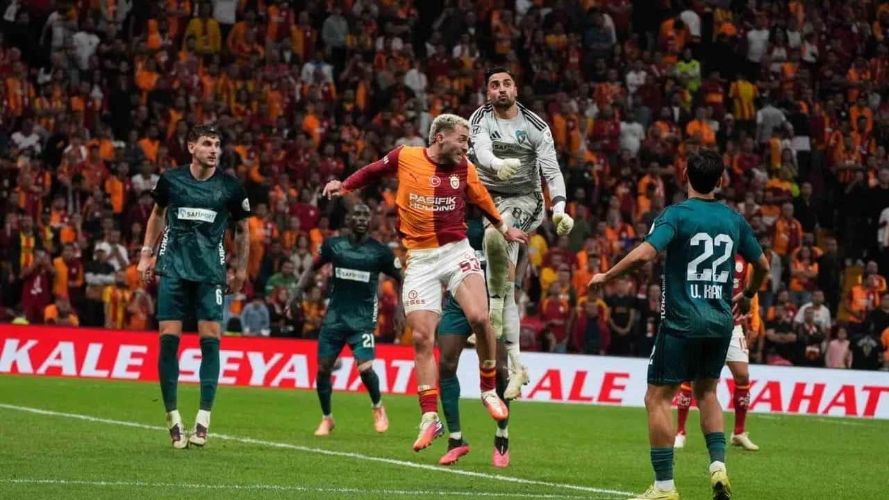 Foto - Okan Buruk’tan maç sonunda çok konuşulacak sözler: Onun hayatını bitiririm