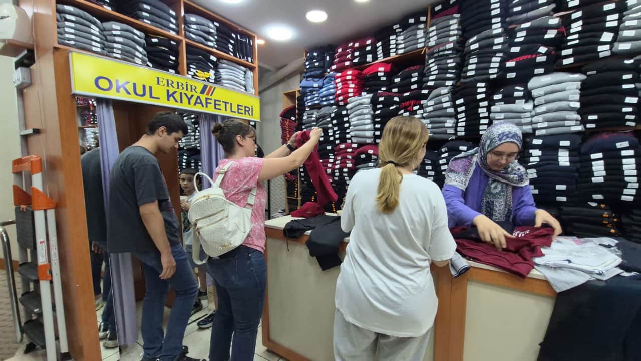 Foto - Okul dönemi yaklaştı, hareketlilik başladı! Alışverişlerinizi son güne bırakmayın
