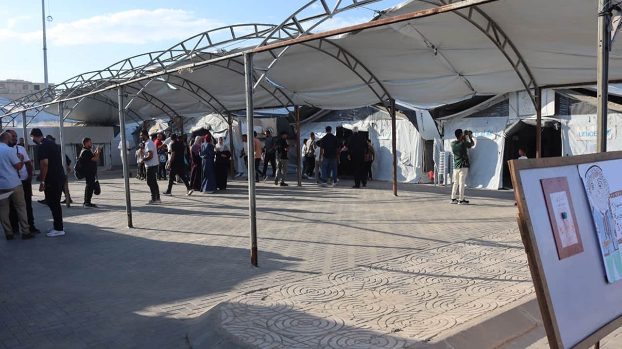 Foto - Okullar bombalandı, sıralar paramparça… Gazze’de 3 yıl sonra çadırda eğitim