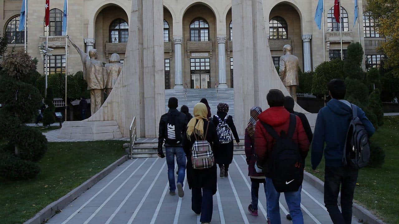 Okumaya ‘devam’ dediler! Yaklaşık 50 bin kişi yeniden üniversiteli oldu