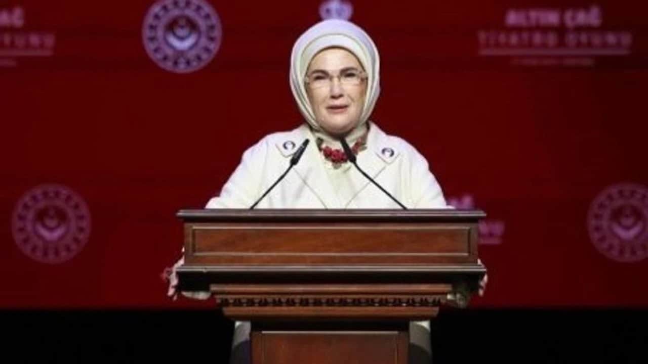 Okuryazarlık Seferberliği'nden sonra 8 yılda 450 binden fazla kadın okuryazar oldu