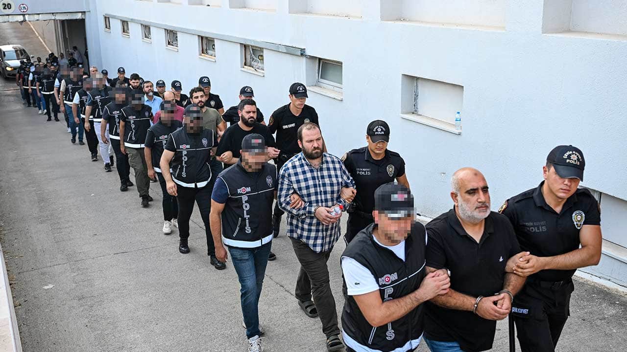 Foto - Okuttuğu kitaplara bakın! Kuytul gençleri böyle zehirlemiş