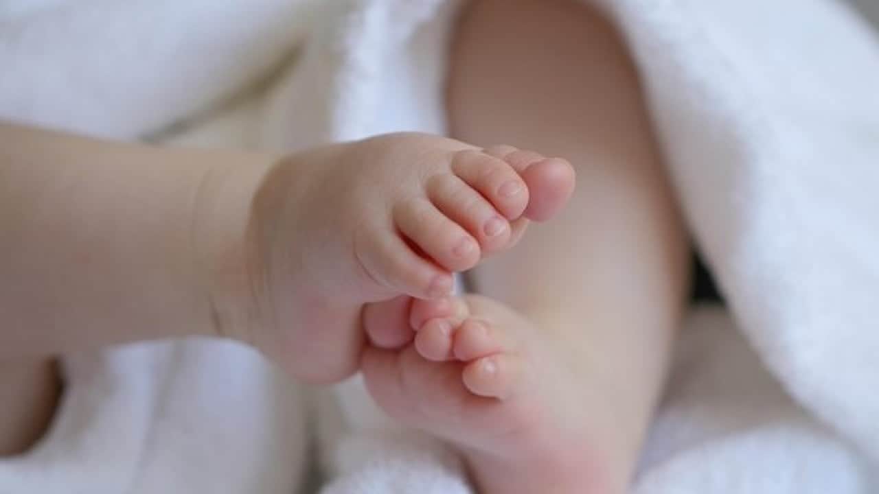 Okuyunca inanamayacaksınız! 10 aylık torununu 8 saat arabada unuttu