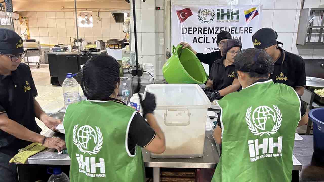 Foto - Okyanus ötesine acil yardım! Venezuela’da İHH yaraları sarıyor