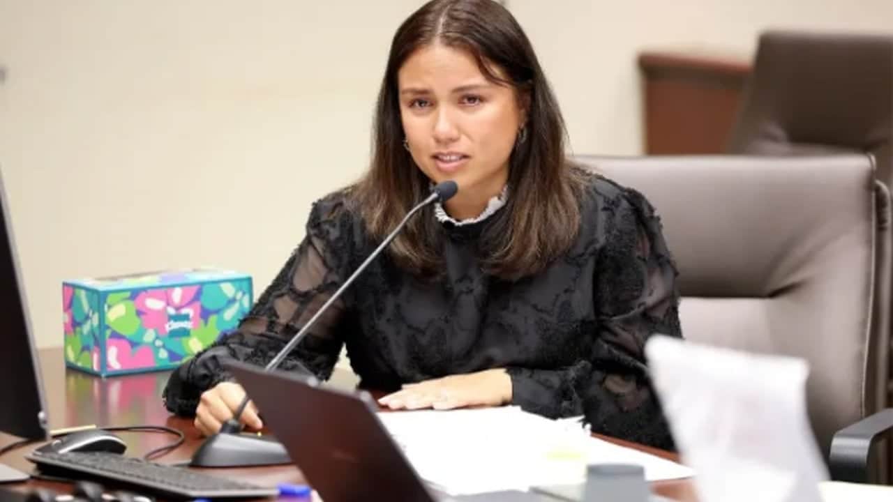 Foto - Olmaz olsun böyle öğretmen! 14 yaşındaki öğrencisini istismar etti, mahkemede mağdurun annesini dinlerken timsah gözyaşları döktü