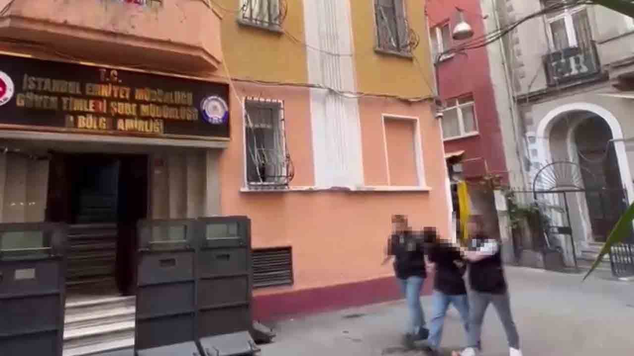 Foto - Önce darp ettiler, sonra gasp ettiler: Beyoğlu’ndaki 4’lü çocuk çetesi tutuklandı