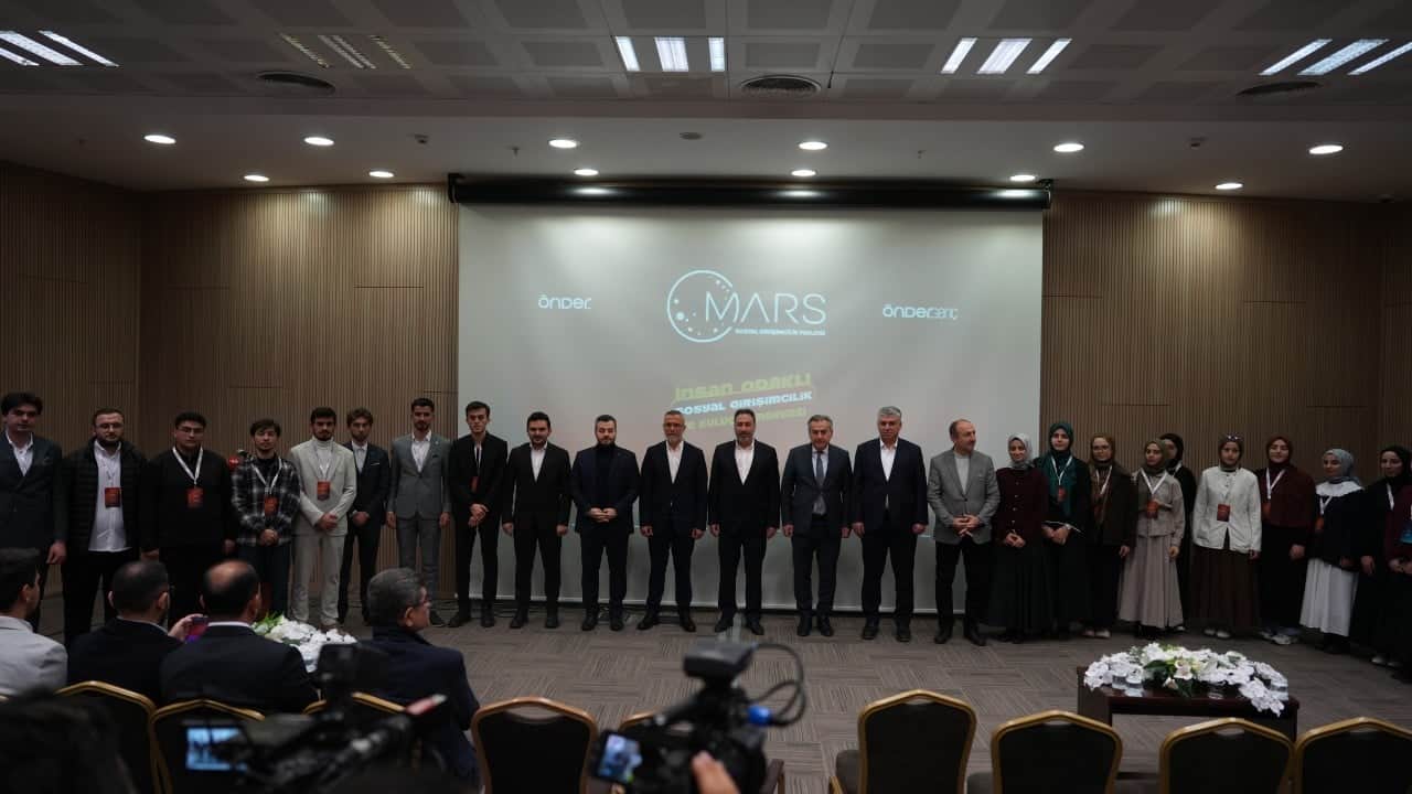 Foto - ÖNDER farkı... Mars yeni döneme başladı... İmam hatiplerin temelinde ihlas var