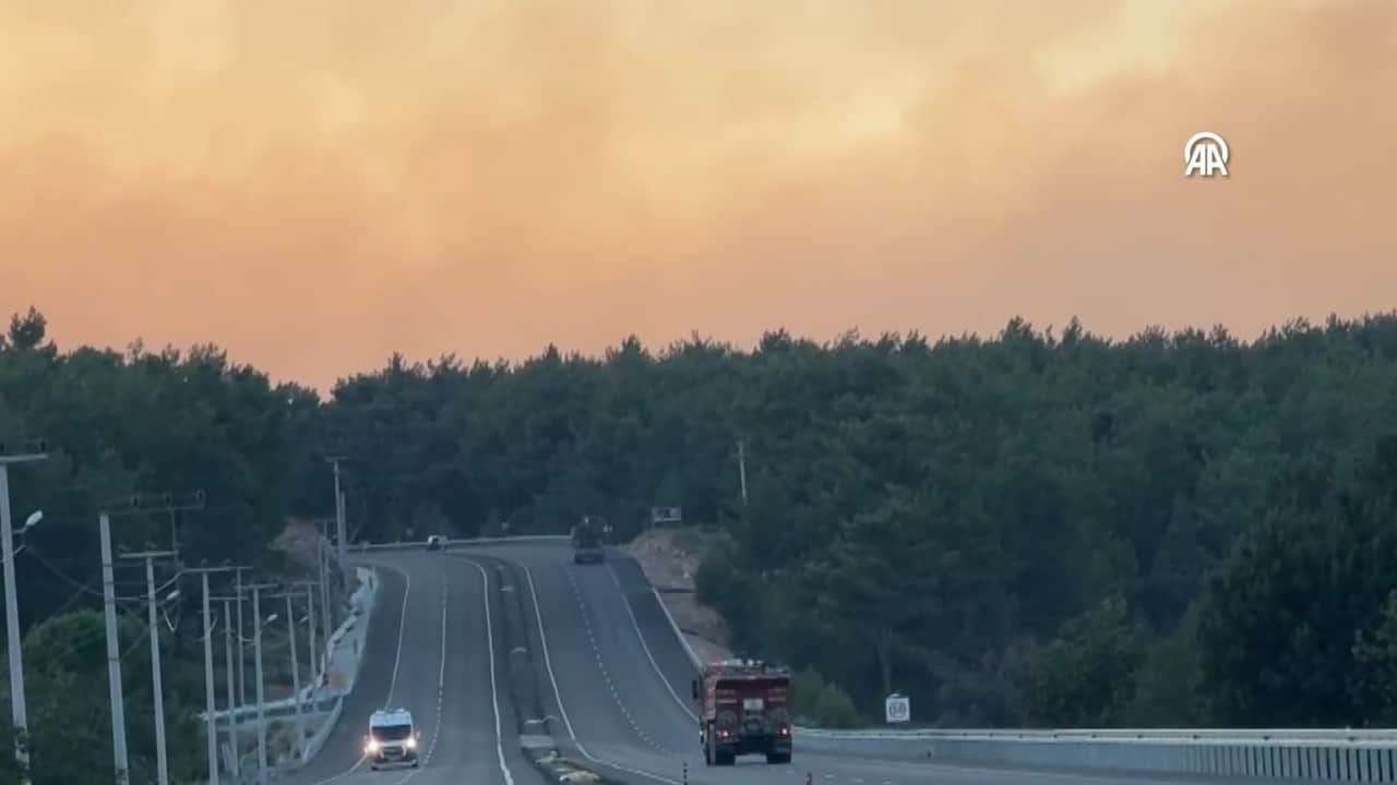 Foto - Orman yangını komşu ilçeye sıçradı! Havadan ve karadan müdahale ediliyor