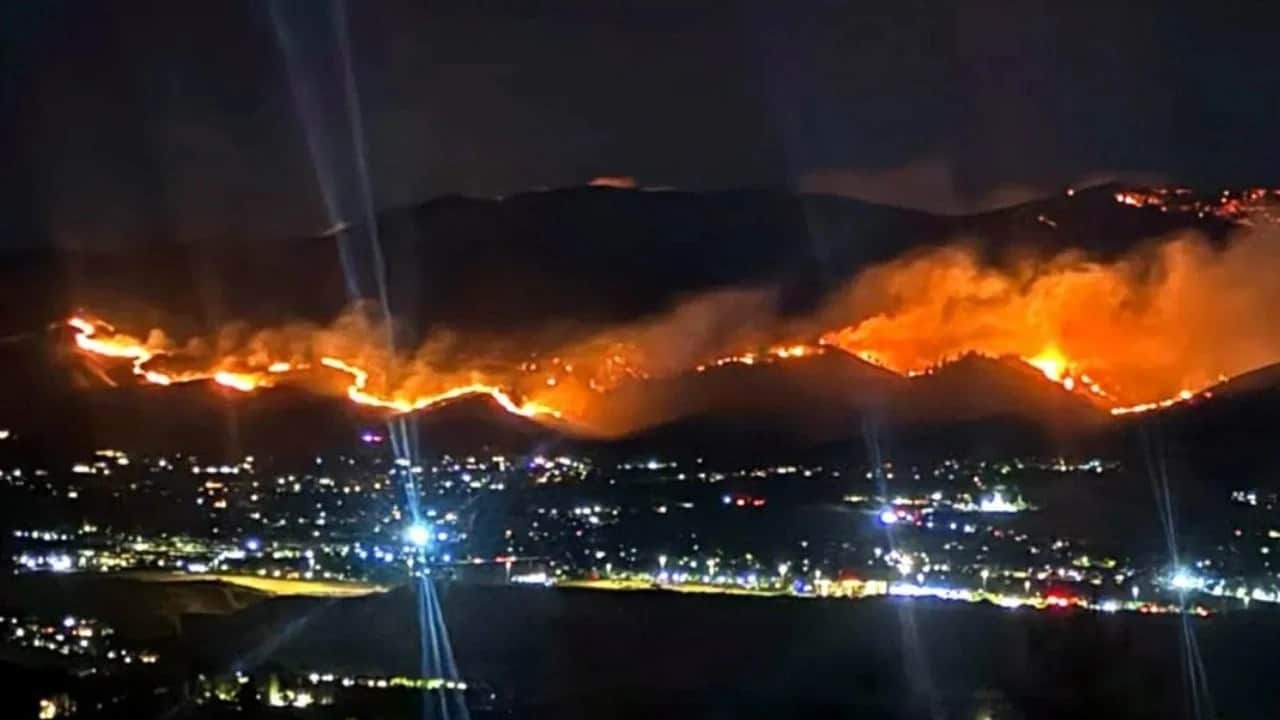 Foto - Orman yangınları ‘süper güç’e zor günler yaşatıyor Nevada’da 42 bin kişiye tahliye emri