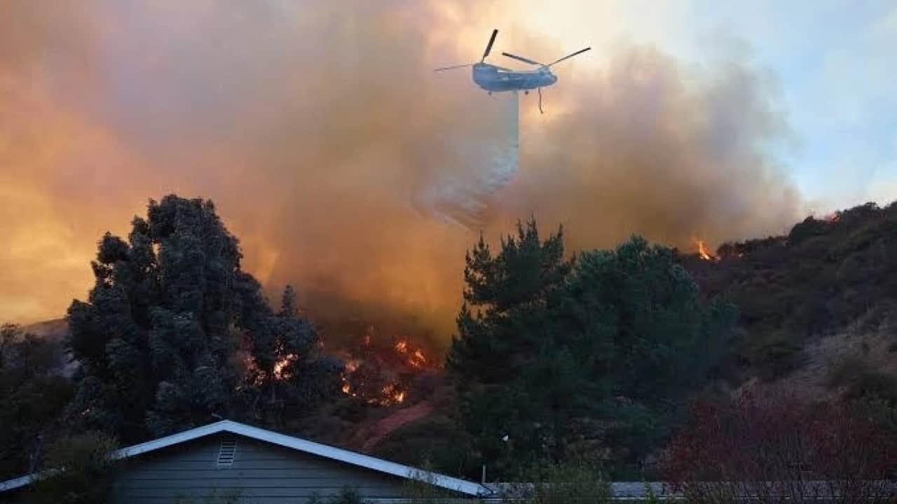 Foto - Orman yangınları ‘süper güç’e zor günler yaşatıyor Nevada’da 42 bin kişiye tahliye emri