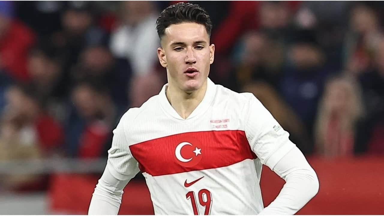 Foto - Ortalık yangın yerine dönecek! Uçak kalktı, Türk milli futbolcu Galatasaray’a geliyor