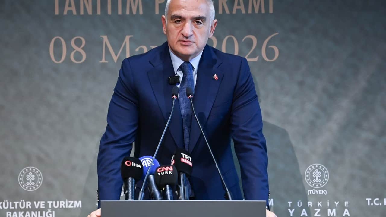 Foto - Osmanlı'nın 500 yıllık ilim geleceğine ışık tutan dev külliyat: Bakan Ersoy Rami Kütüphanesi'nde...