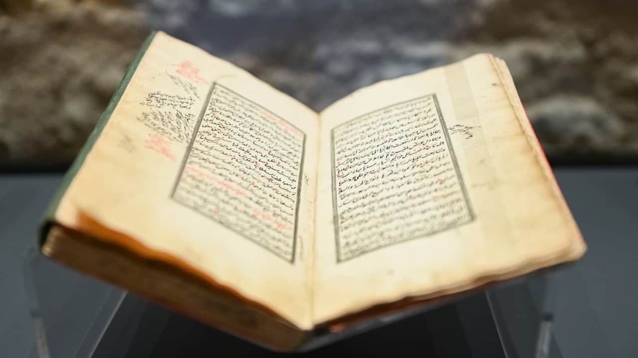 Foto - Osmanlı'nın 500 yıllık ilim geleceğine ışık tutan dev külliyat: Bakan Ersoy Rami Kütüphanesi'nde...