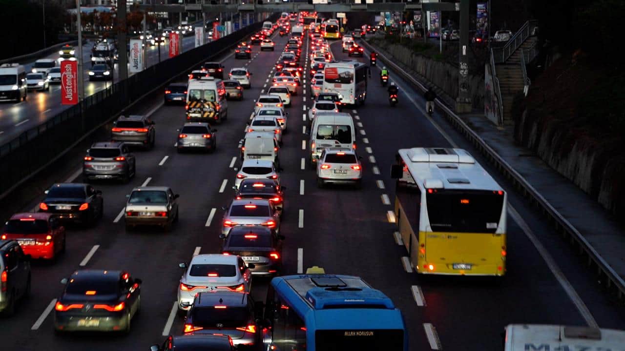 Foto - Otomobil almayı seviyoruz! Trafiğe kayıtlı araç sayısı 35 milyona dayandı