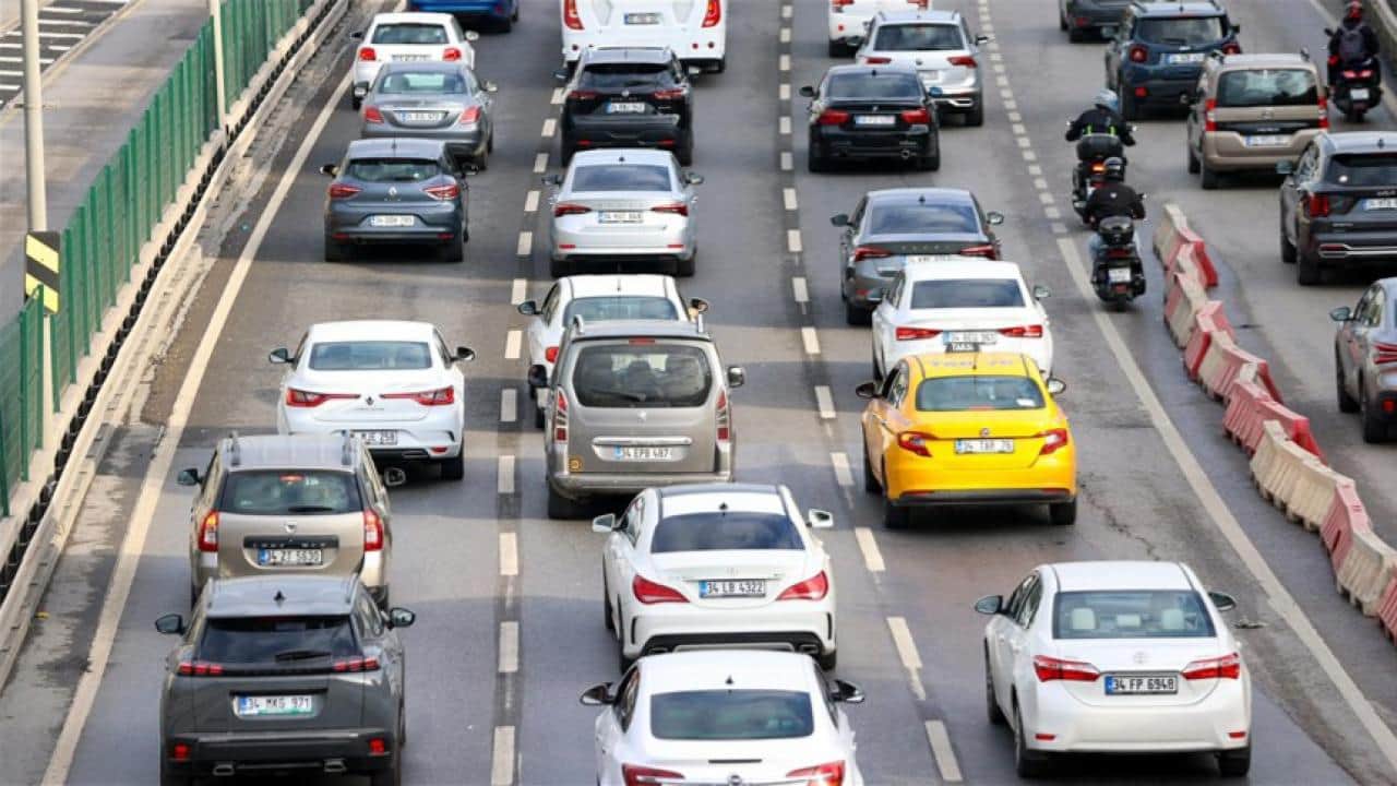 Foto - Otomobil almayı seviyoruz! Trafiğe kayıtlı araç sayısı 35 milyona dayandı