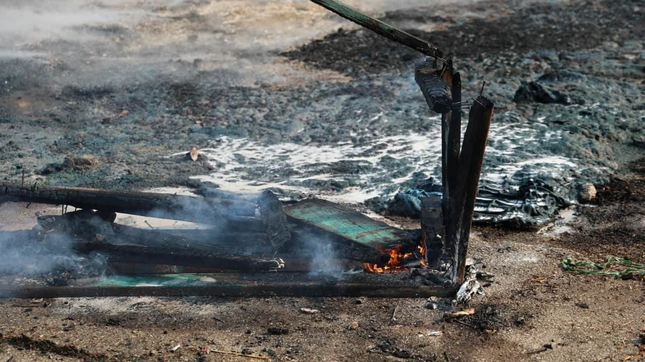 Foto - Oyun oynayan çocuklar halde büyük yangın çıkardı
