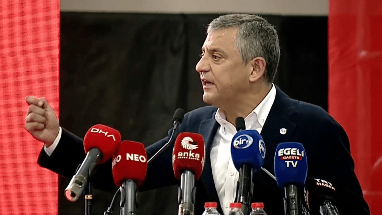 Foto - Özel’in bu sözünü atın arşive! Özgür’ün bileti milletin cebinde