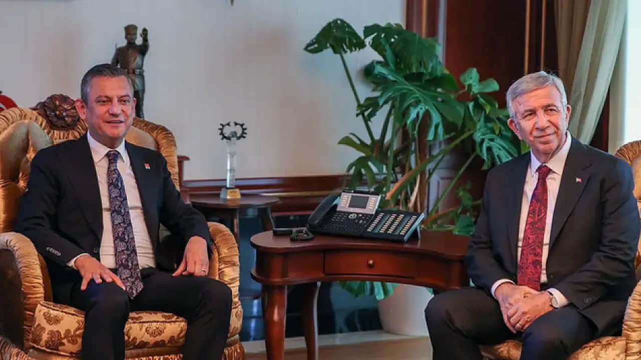 Foto - Özgür Özel, Mansur Yavaş’ı çıldırttı! Büyük kavganın çıkması an meselesi
