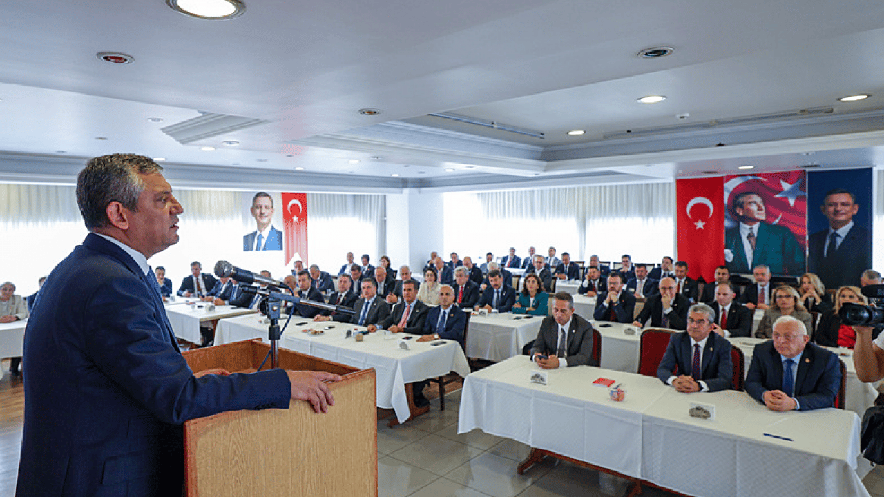 Foto - Özgür Özel vitrine alamadı: Şaibeli isimlere depo yolu