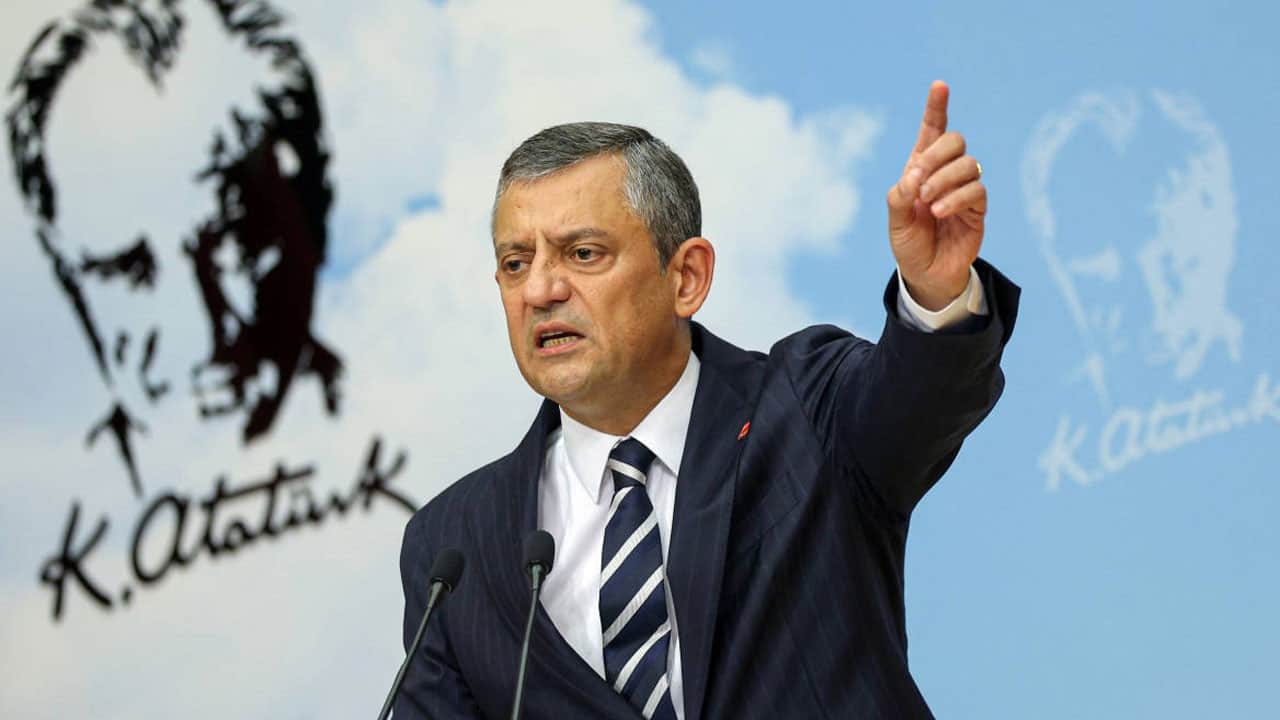 Foto - Özgür Özel yeni parti kurarsa kaç oy alır? Amigo Nevşin Mengü herkesi ters köşe yaptı