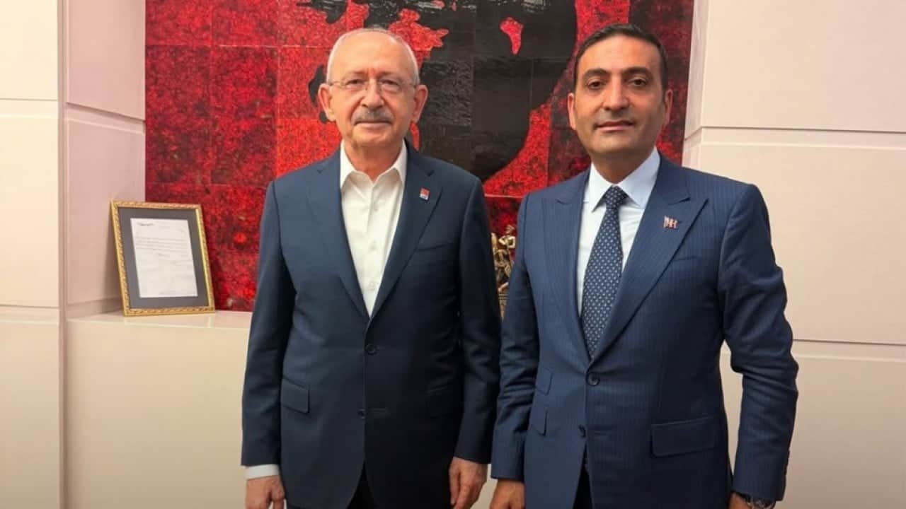 Foto - Özgür Özel’e ‘inan’madı! Güney tarafını seçti