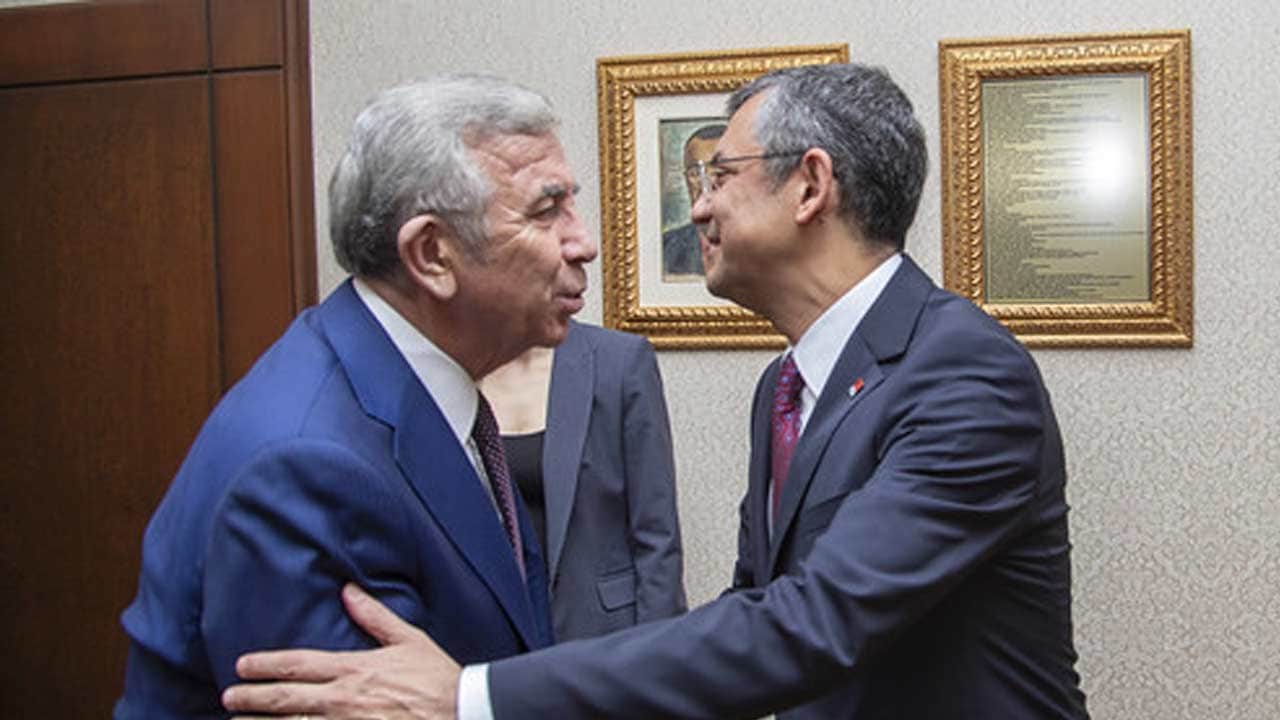Foto - Özgür Özel'in mitingdeki sözleri Mansur Yavaş'ı şoka soktu! Yakın çevresine fena patlamış