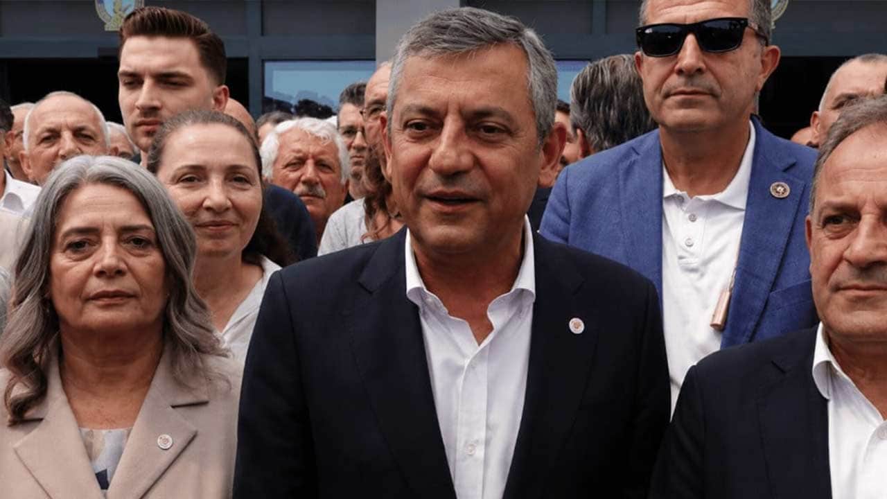 Foto - Özgür Özel'in mitingdeki sözleri Mansur Yavaş'ı şoka soktu! Yakın çevresine fena patlamış