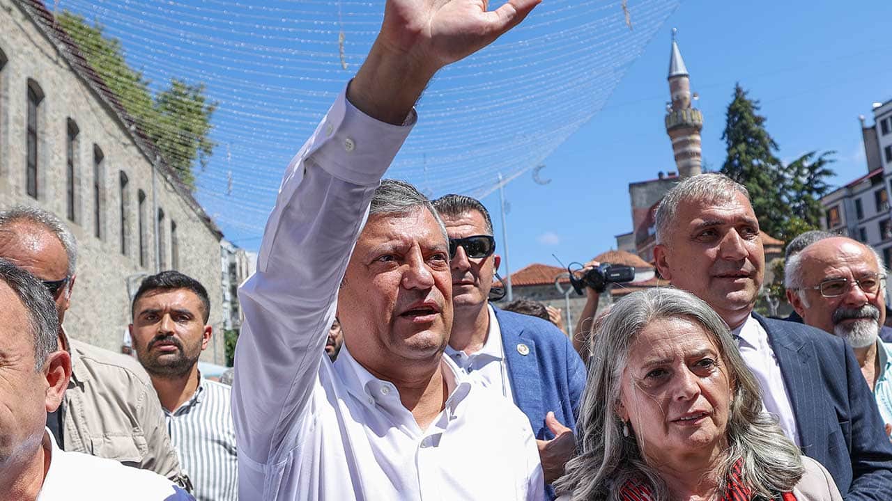 Foto - Özgür Özel'in mitingdeki sözleri Mansur Yavaş'ı şoka soktu! Yakın çevresine fena patlamış