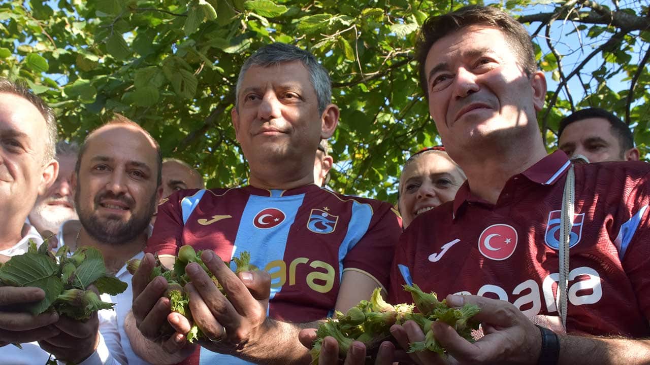 Foto - Özgür Özel'in mitingdeki sözleri Mansur Yavaş'ı şoka soktu! Yakın çevresine fena patlamış
