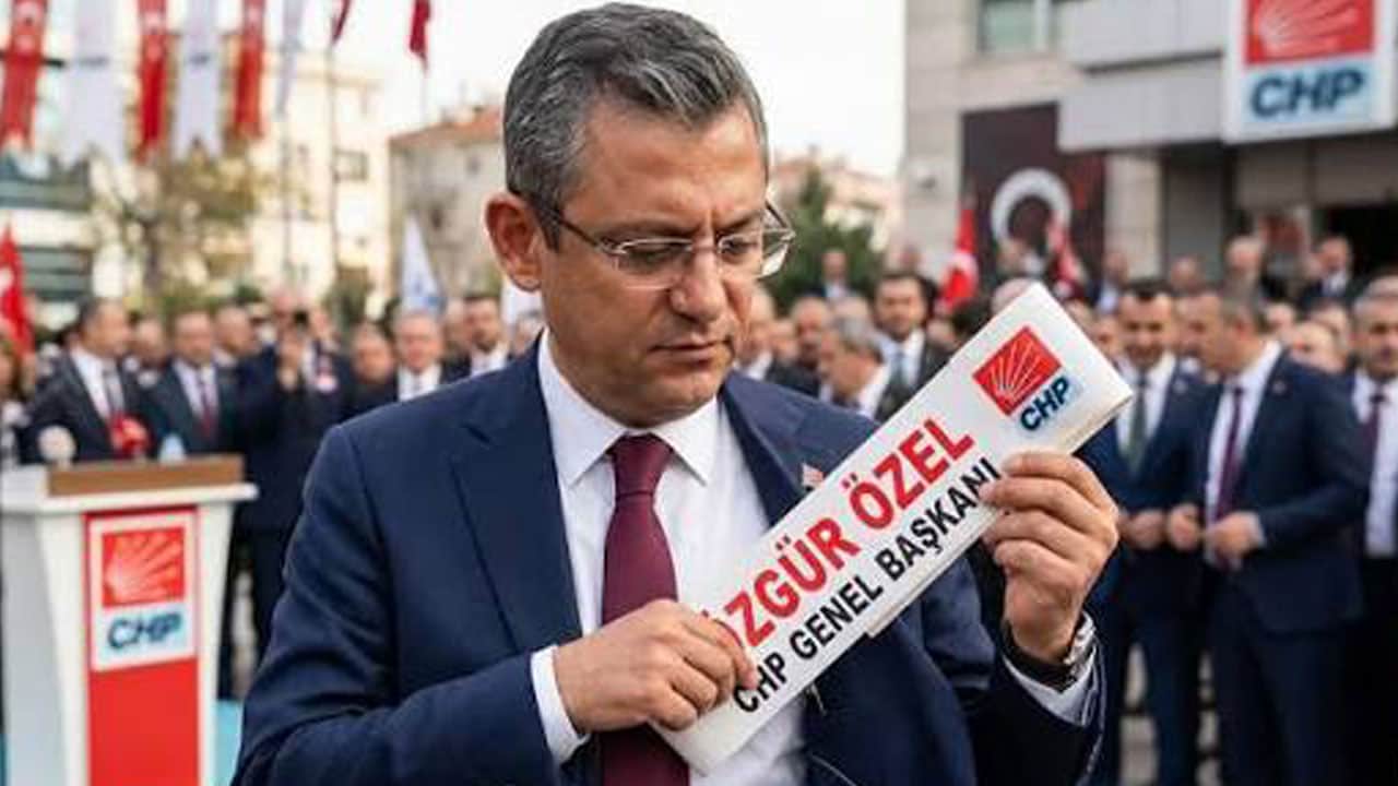 Foto - Özgür’cülerden parti içinde parti! Korsan başkandan korsan bürolar