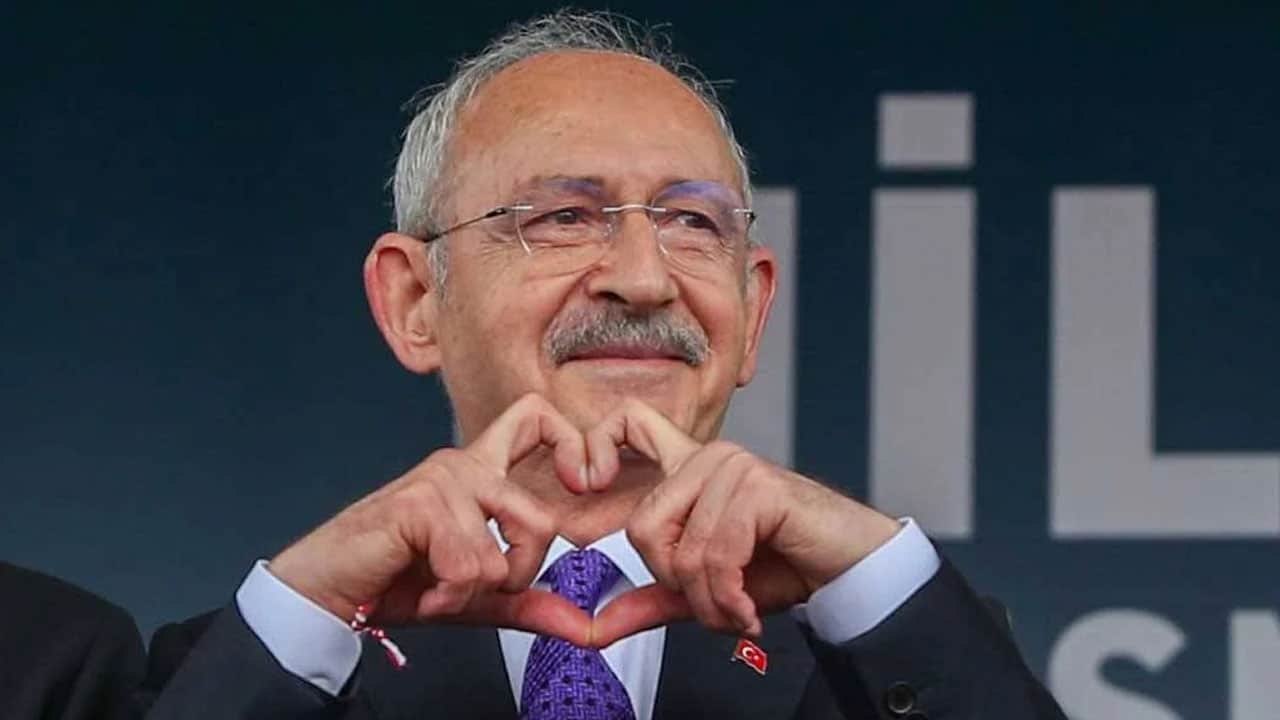 Foto - Özgür’cülerden parti içinde parti! Korsan başkandan korsan bürolar
