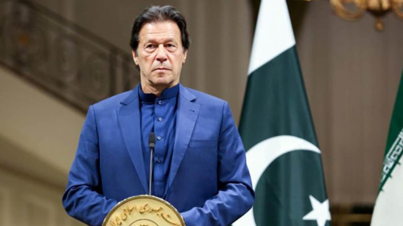 Foto - Pakistan’da protesto öncesi kritik hamle! İmran Khan’ın kız kardeşine 30 günlük gözaltı