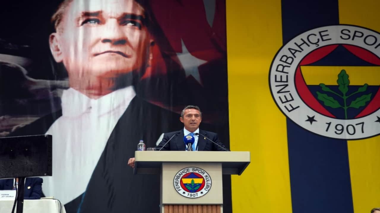 Foto - Para insana neler yaptırıyor? Ali Koç’un tavrı büyük tepki çekti