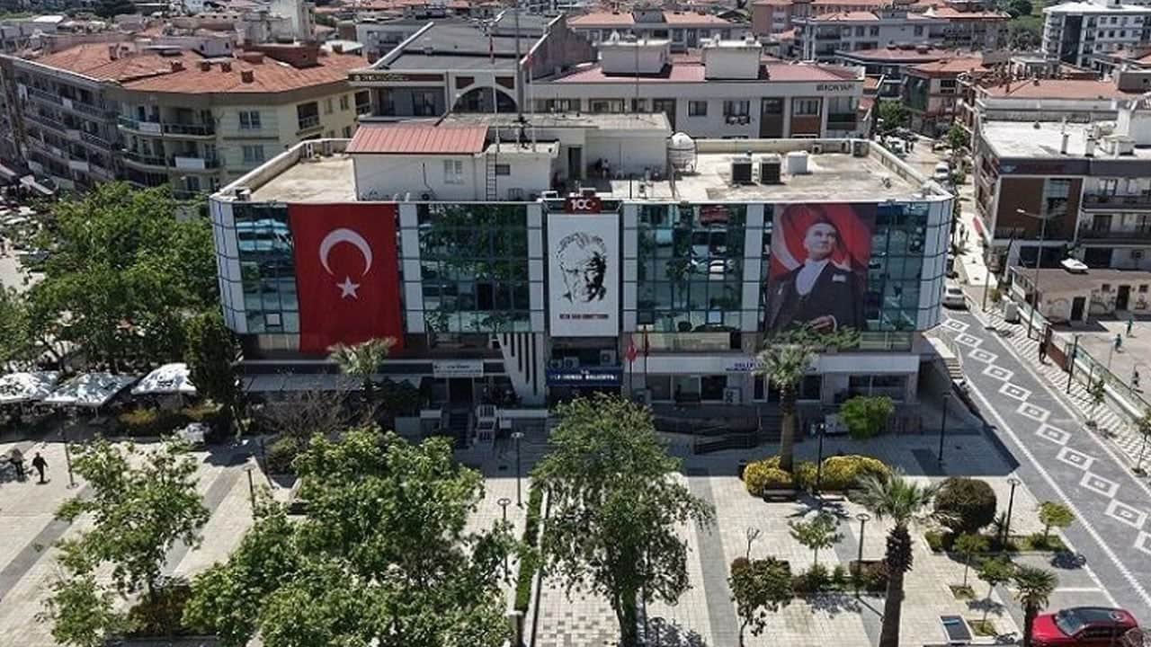 Foto - Paralar havada uçuşmuş! Makam odasında rüşvet teslimatı