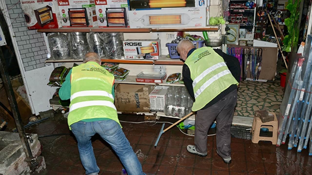 Parayı İSKİ alıyor pisliği belediye temizliyor