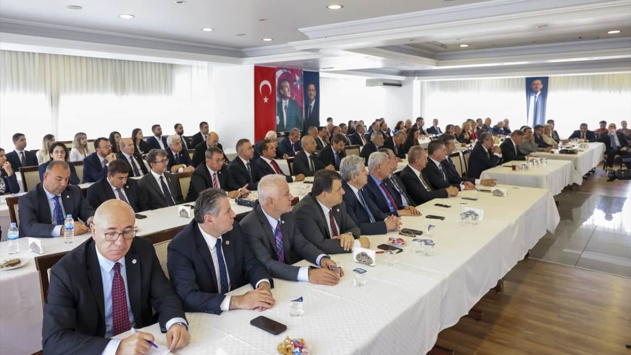 Foto - Parti yeni zihniyet aynı! Kural kitabında vatan yok LGBT var