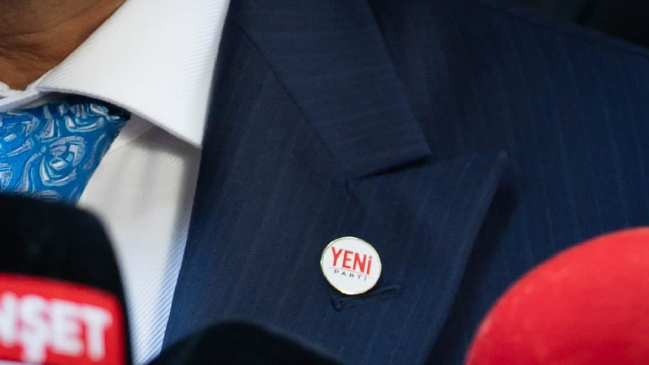 Foto - Parti yeni zihniyet aynı! Kural kitabında vatan yok LGBT var
