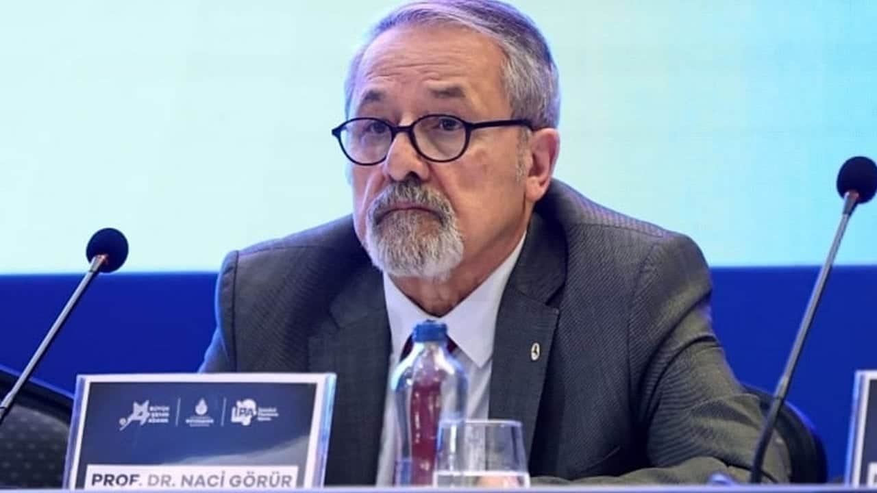 Foto - Paylaşım sonrası hemen özür diledi! Ünlü deprem uzmanı Naci Görür, sadece ve sadece "i" dedi, sosyal medya ayağa kalktı