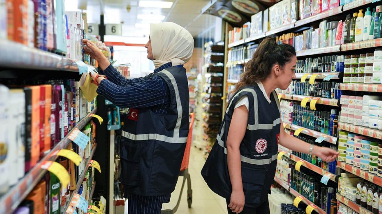 Foto - "Pestisit yok" reklamı pahalıya patladı! Zincir markete 1,1 milyon TL ceza