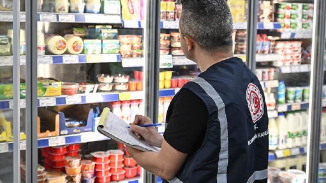 Foto - "Pestisit yok" reklamı pahalıya patladı! Zincir markete 1,1 milyon TL ceza