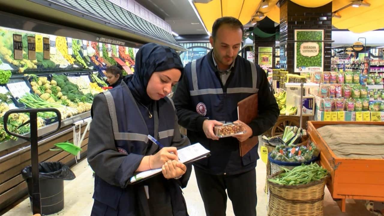 Foto - "Pestisit yok" reklamı pahalıya patladı! Zincir markete 1,1 milyon TL ceza