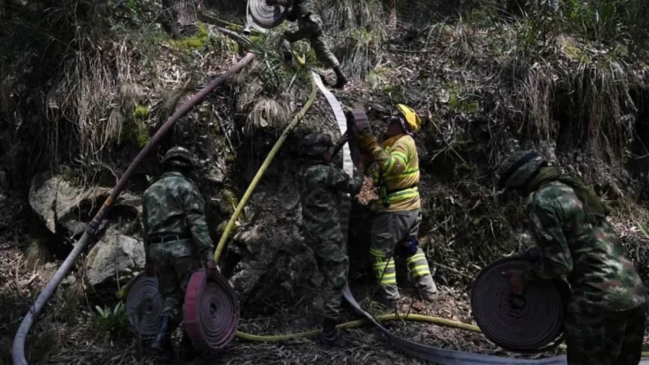 Foto - Petro'dan Büyük İsrail Projesi iddiası! Yangınlarda siyonistin parmağı var