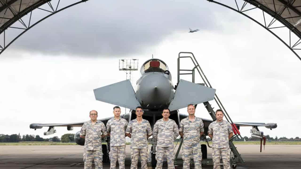 Foto - Pilotlar eğitime başladı: Türkiye merakla beklediği savaş uçaklarına kavuşuyor