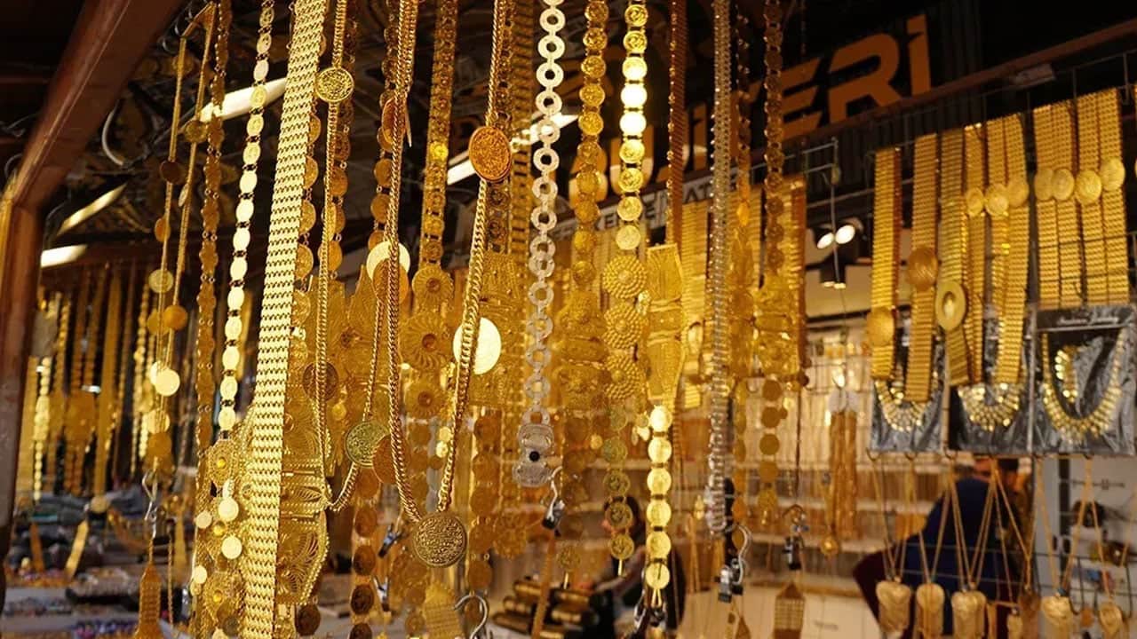 Foto - Piyasalarda günü böyle bitirdi: Altın kanatlandı, gümüş uçtu, petrol düştü! Borsa sert yükselişle kapandı