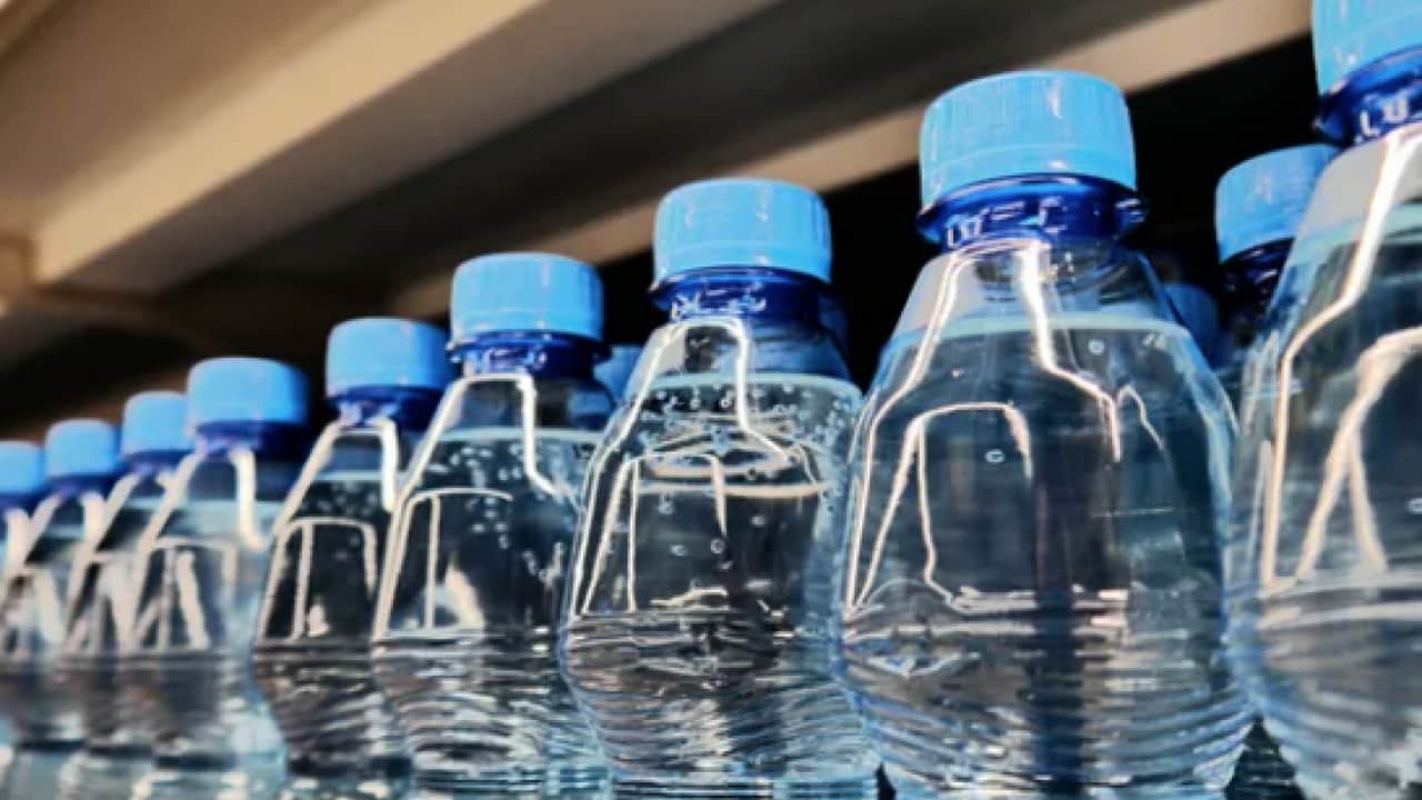 Foto - Plastik şişelerdeki o girintilerin asıl nedeni bakın neymiş! Bu ayrıntı çok şaşırtacak...