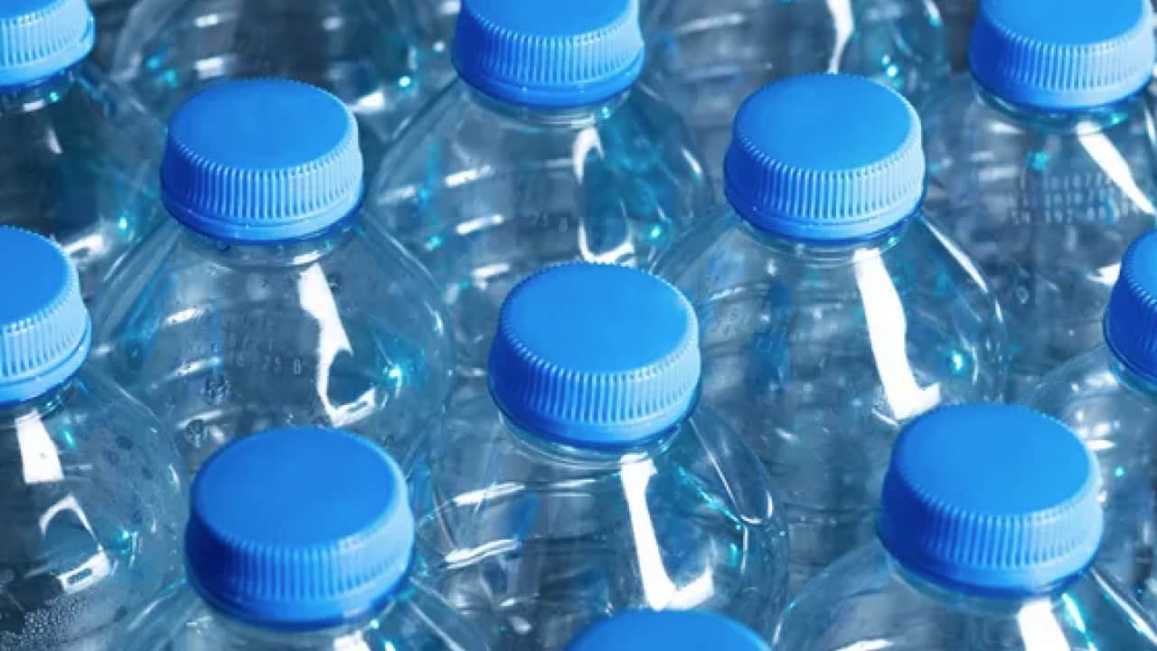 Foto - Plastik şişelerdeki o girintilerin asıl nedeni bakın neymiş! Bu ayrıntı çok şaşırtacak...