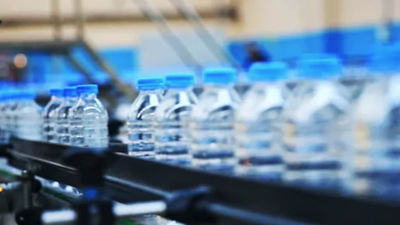 Foto - Plastik şişelerdeki o girintilerin asıl nedeni bakın neymiş! Bu ayrıntı çok şaşırtacak...