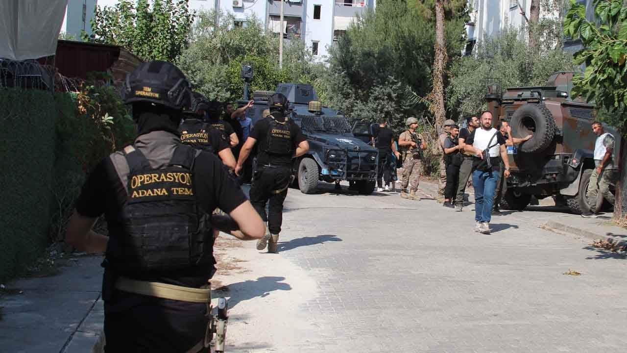 Foto - Polise el bombası ve tabancayla direndi: Özel time kafa tutunca ters kelepçeyi yedi