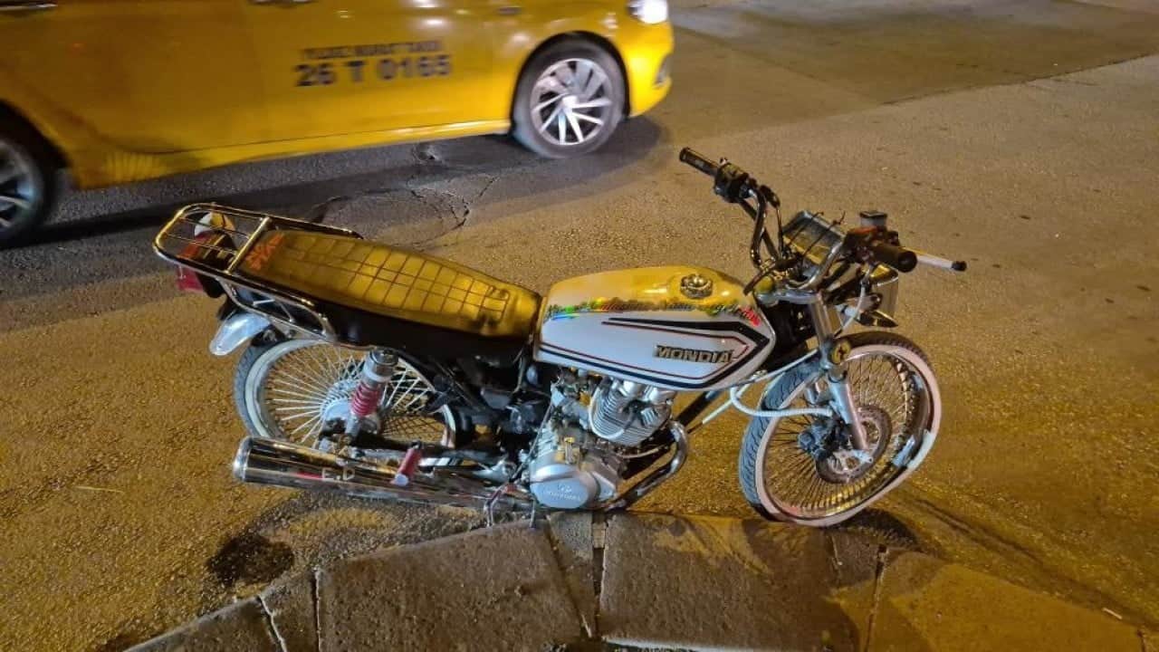 Foto - Polisin ‘dur’ ihtarına uymayıp kaçtı! O motosiklet sürücüsü öyle bir ceza yedi ki...